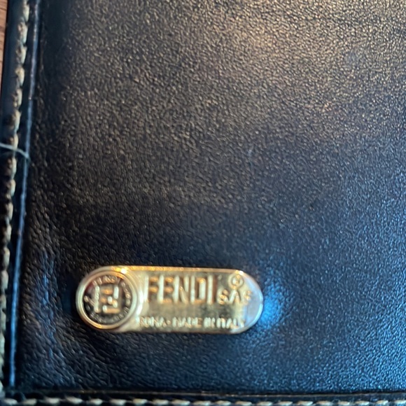 Fendi Long Wallet - Picture 3 of 11